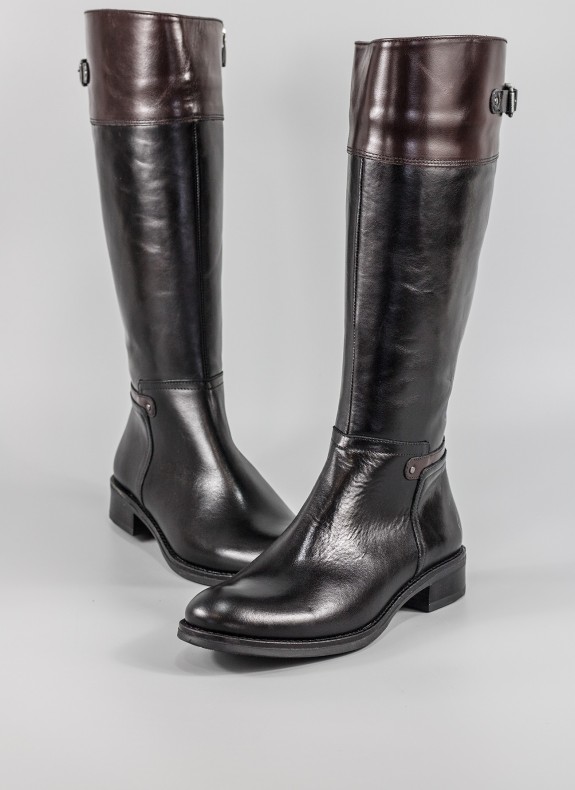 Botas FLUCHOS en color negro para mujer