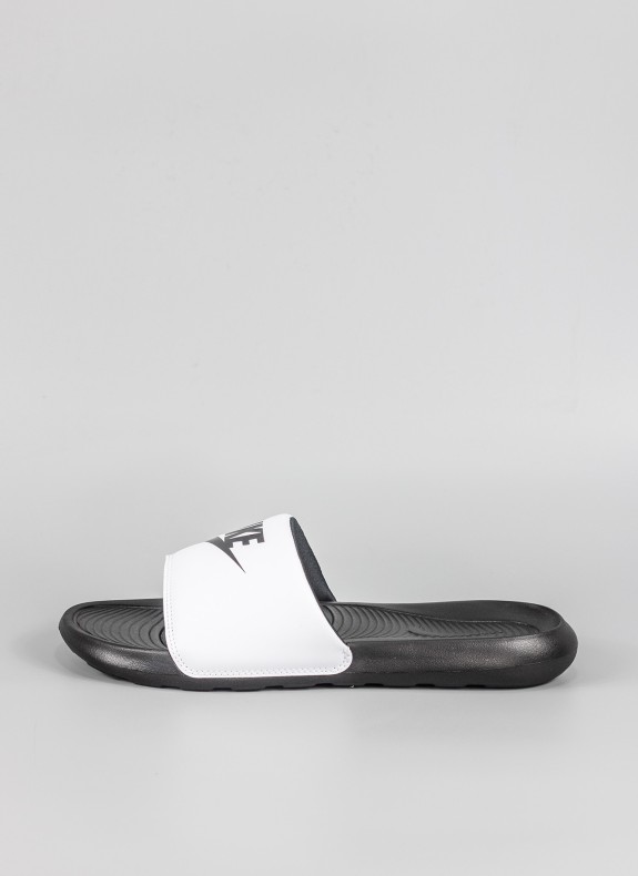 Sandalia NIKE en color negro para hombre