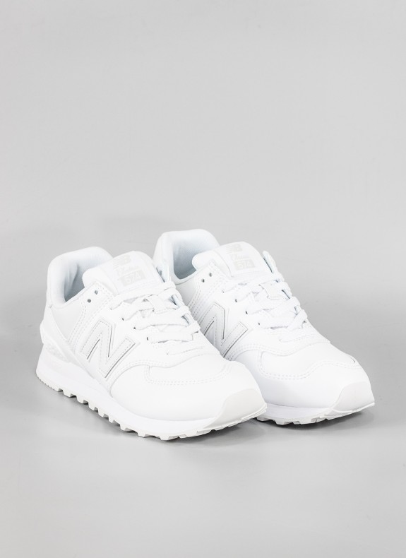 Zapatillas NEW BALANCE en color blanco para mujer
