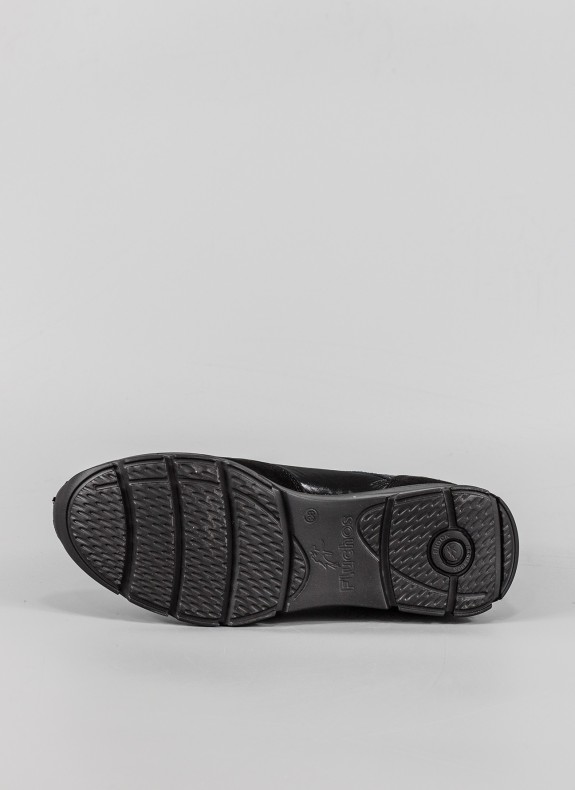 Zapatos FLUCHOS en color negro para mujer