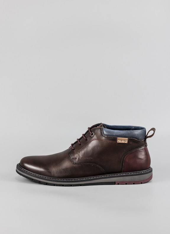 Botines PIKOLINOS em cor marron para homem