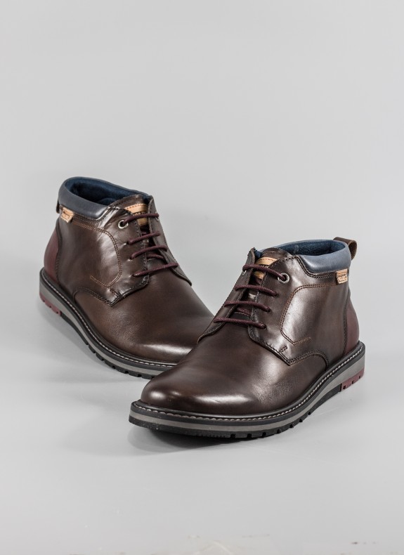 Botines PIKOLINOS em cor marron para homem