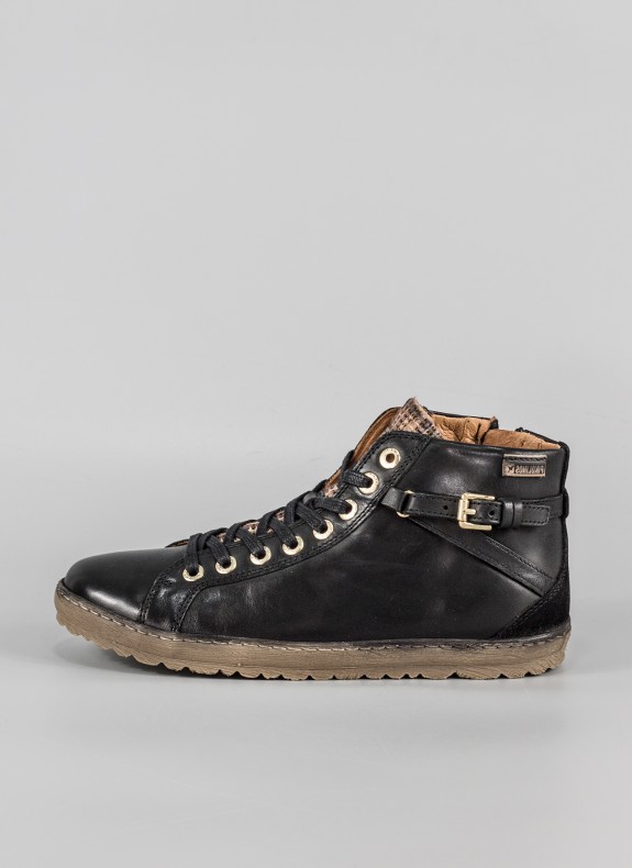 Botines PIKOLINOS en color negro para mujer