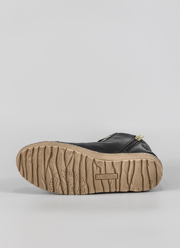 Botines PIKOLINOS em cor preta para mulher