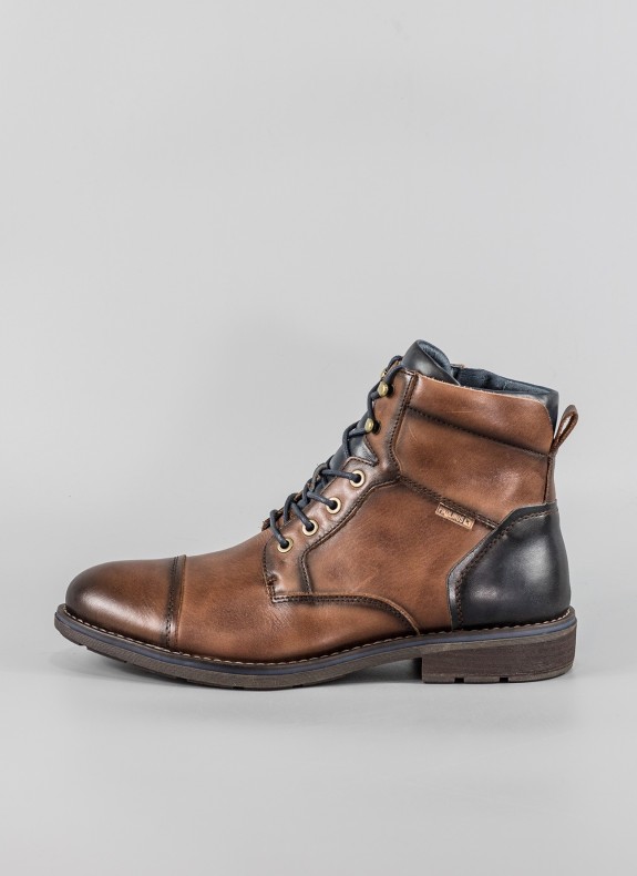 Botines PIKOLINOS em cor couro para homem