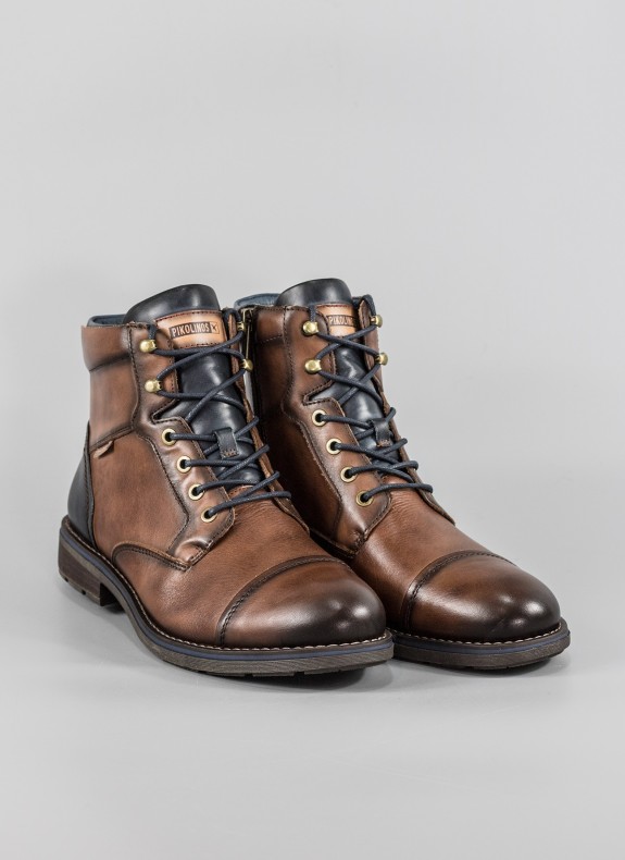 Botines PIKOLINOS en color cuero para hombre