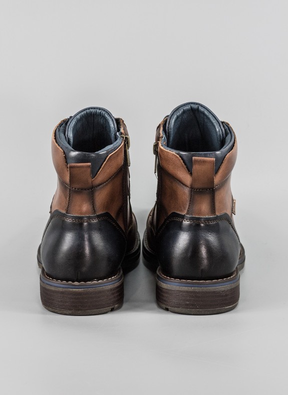 Botines PIKOLINOS em cor couro para homem
