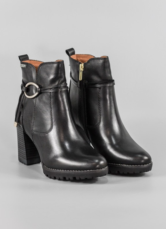 Botines PIKOLINOS en color negro para mujer