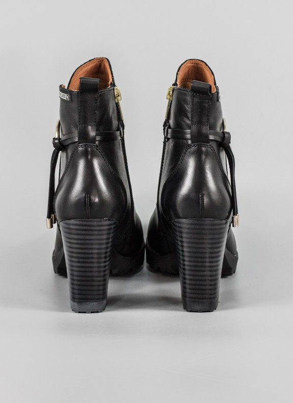 Botines PIKOLINOS en color negro para mujer