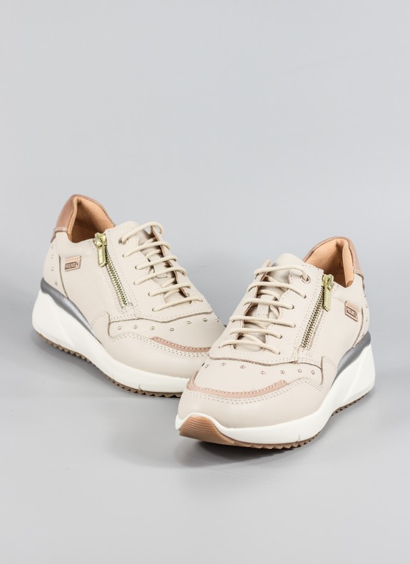 Zapatillas PIKOLINOS en color beige para mujer