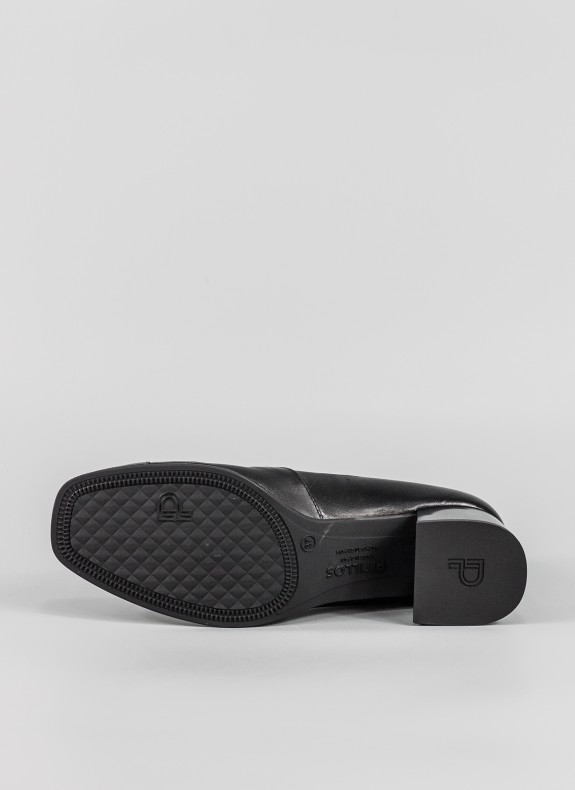 Chaussures PITILLOS de couleur noire pour femme