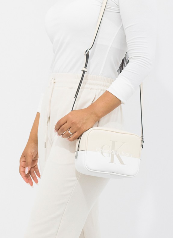 Bolso CALVIN KLEIN em cor bege para mulher