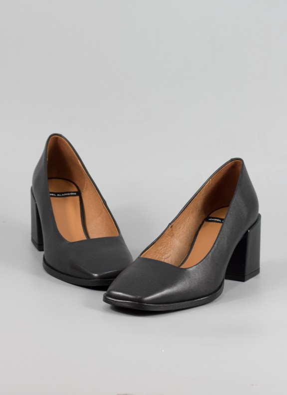 Zapatos ANGEL ALARCON en color negro para mujer