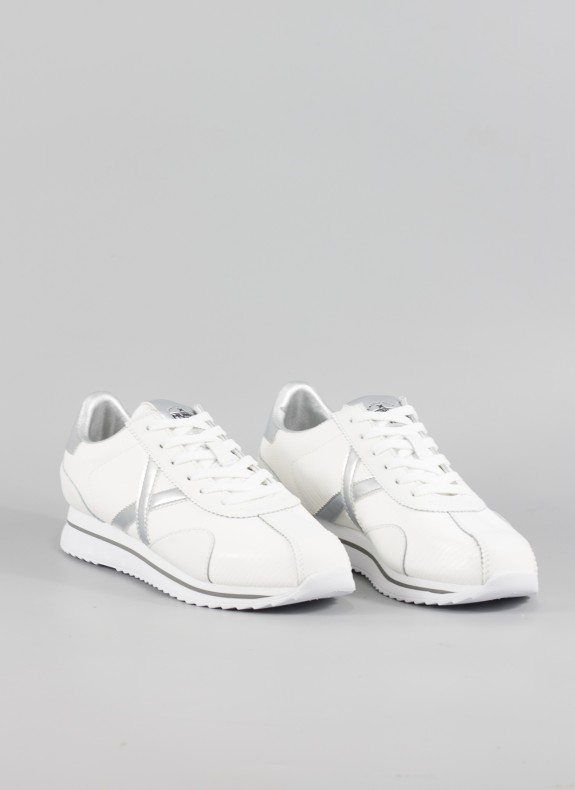 Zapatilhas MUNICH em branco para mulher