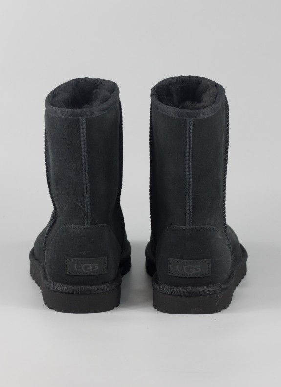 Botines UGG en color negro para mujer