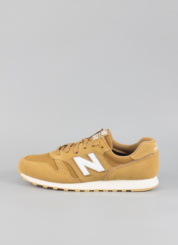 Chaussures NEW BALANCE de couleur moutarde pour homme