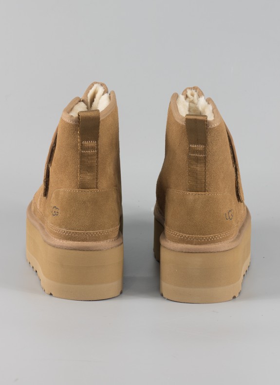 Botines UGG en color cuero para mujer