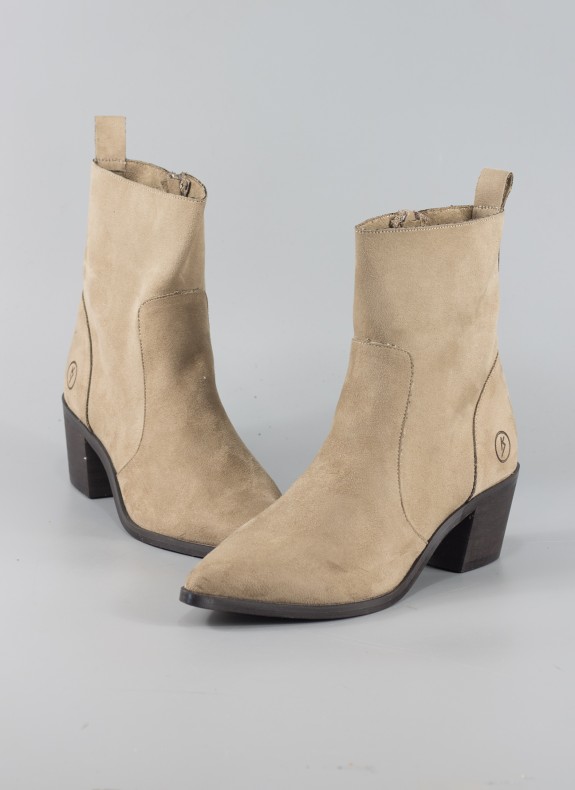 Bottines KESLEM en couleur taupe pour femme.