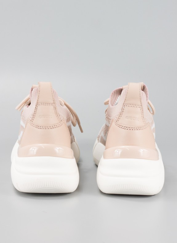 Chaussures GEOX couleur nude pour femme