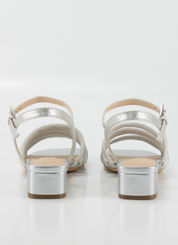 Sandalias CLARKS en color plata para mujer