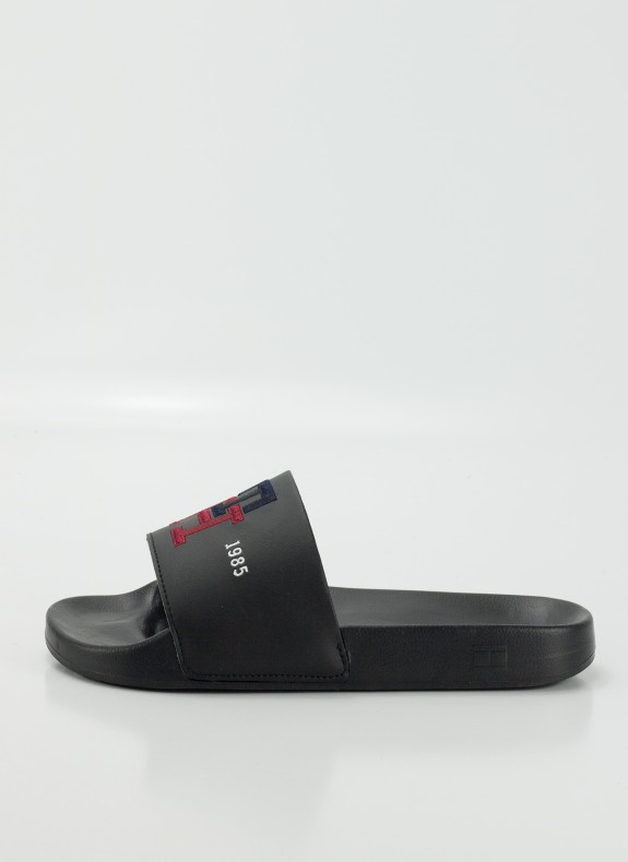 CHANCLAS TOMMY HILFIGER EMBROIDERY POOL SLIDE NEGRO