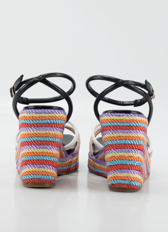 Sandalia KESLEM en color negro para mujer