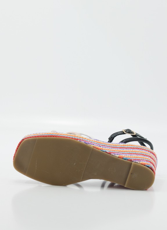 Sandalia KESLEM en color negro para mujer