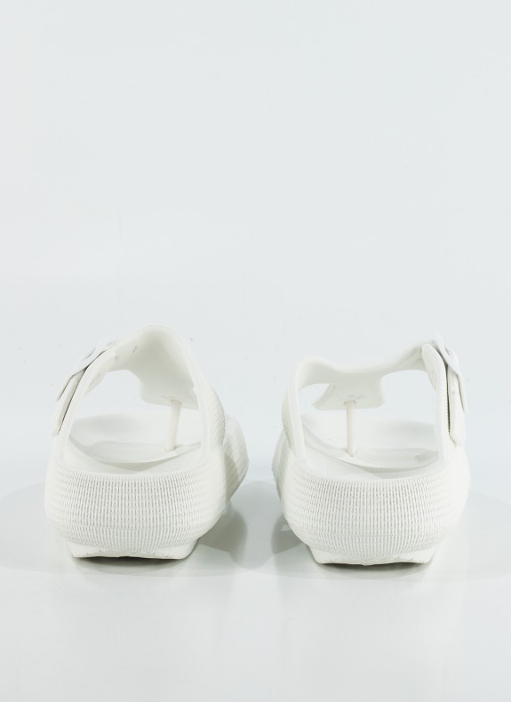Sandalias XTI en color blanco para mujer