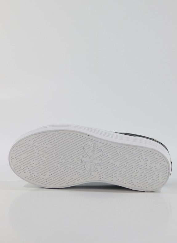 ZAPATILLAS CALVIN KLEIN VULC FLATFORM LACEUP LTH REFL WN NEGRO