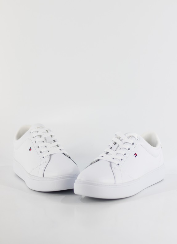 BASKETS TOMMY HILFIGER ESSENTIAL COURT SNEAKER BLANC