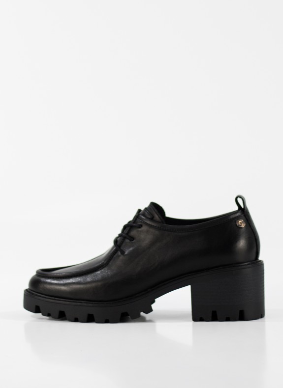 Zapatos CARMELA en color negro para