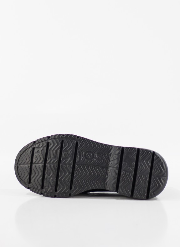 Zapatos FLUCHOS en color negro para 
