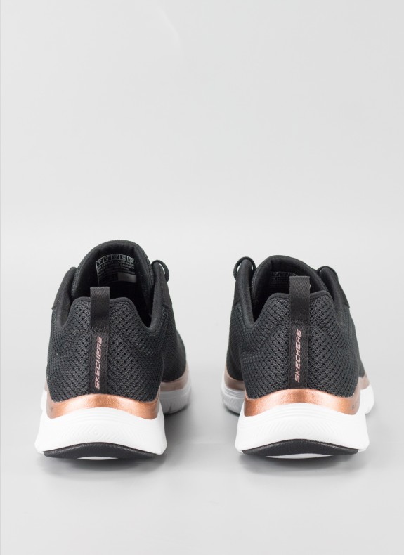 Zapatilhas SKECHERS em cor preta para mulher