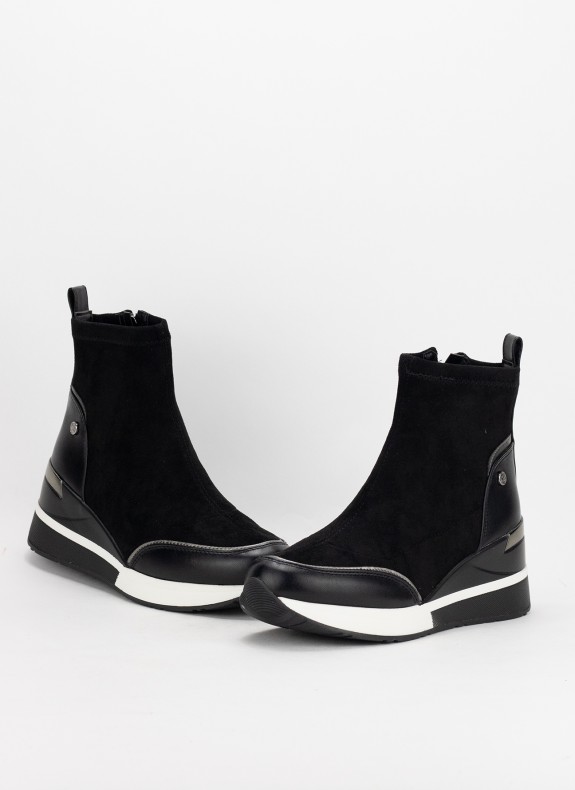 Botines XTI en color negro para mujer