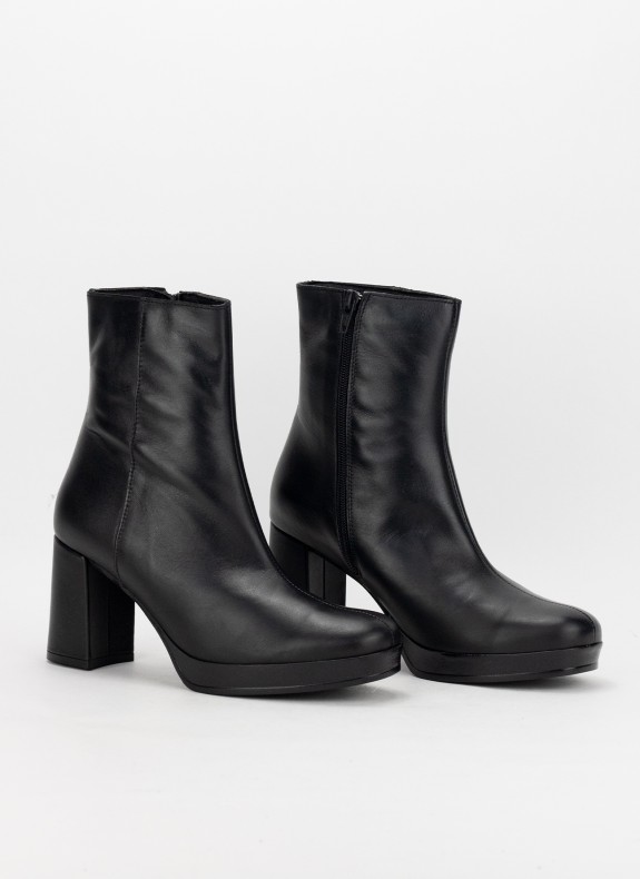 Botines DESIREE SHOES em cor diana preta para mulher