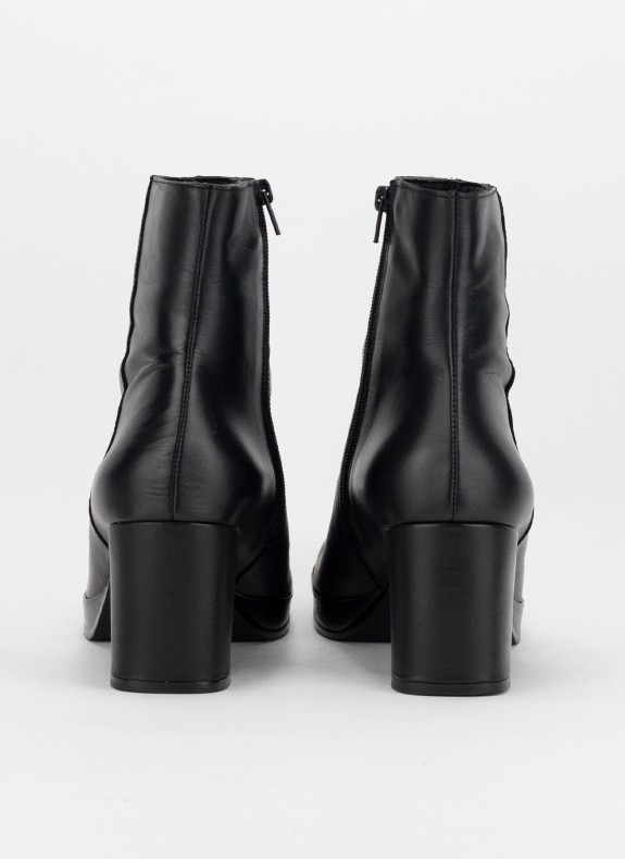 Botines DESIREE SHOES em cor diana preta para mulher