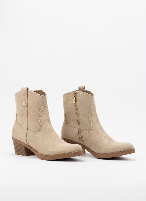 Botines XTI en color beige para mujer
