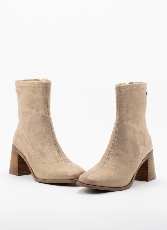 Botines XTI em cor bege para mulher
