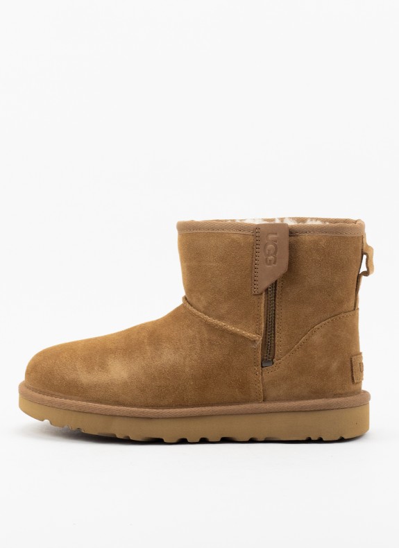 BOTINES UGG CLASSIC MINI BAILEY ZIP CUERO