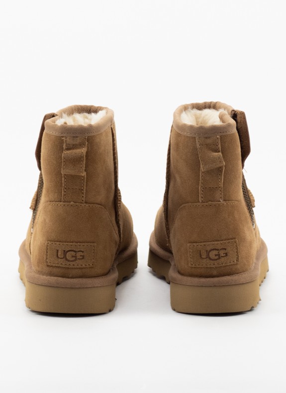 BOTINES UGG CLASSIC MINI BAILEY ZIP CUERO