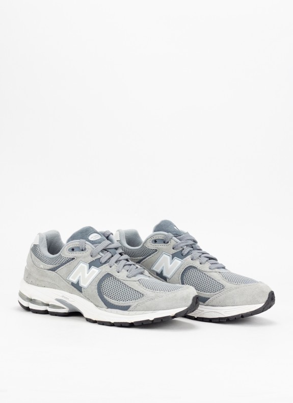 Zapatillas New Balance M2002 gris