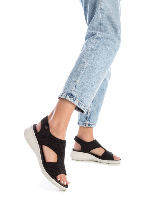 Sandalias XTI 14273702 negro