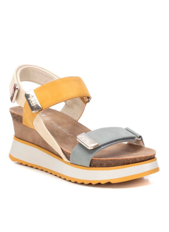 Sandalias XTI 14282201 amarillo