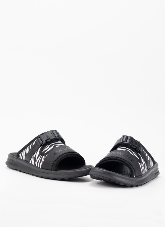 Chancla New Balance SWA330 negro