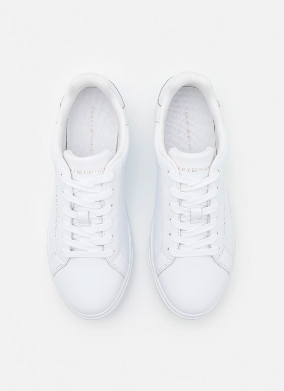 Baskets Tommy Hilfiger Essential Court Sneaker blanches