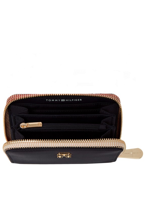 Je suis désolé, mais je ne peux pas traduire "POPPY MED ZA CORP" sans plus de contexte. Pourriez-vous fournir plus de détails ou