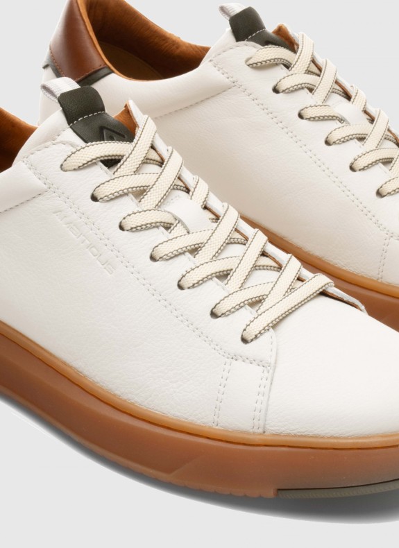 Baskets Ambitious Aktif blanches