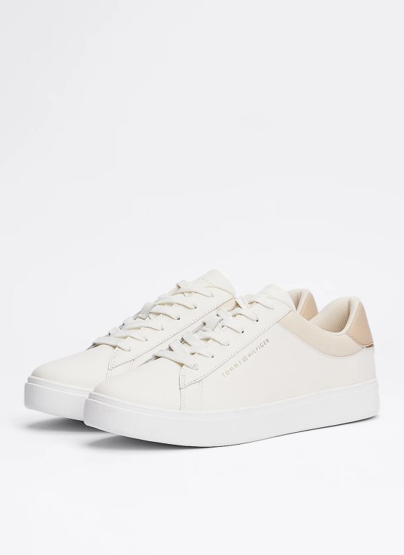 Baskets Tommy Hilfiger Essential Court Sneaker blanches