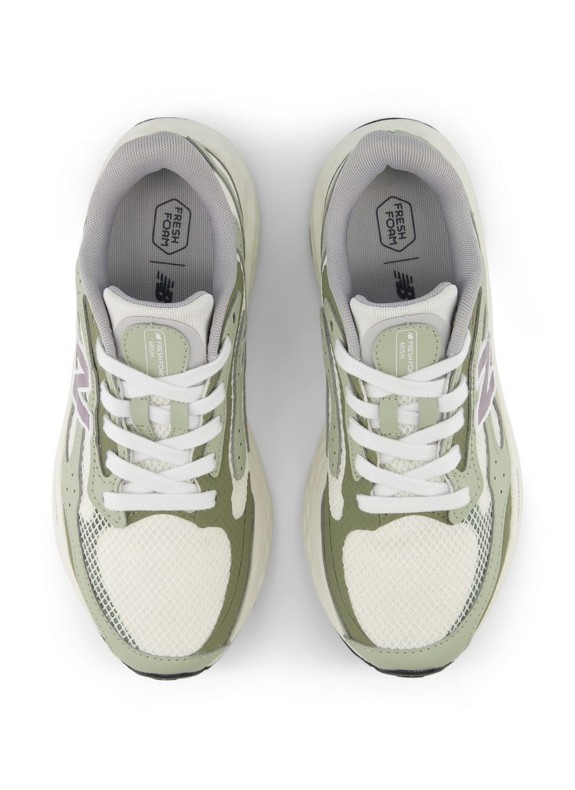 Zapatilla Deportiva New Balance Waris para Mujer en Color Verde