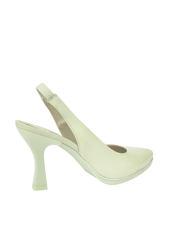 Desiree Schuhe Sami1 nackte Showroom